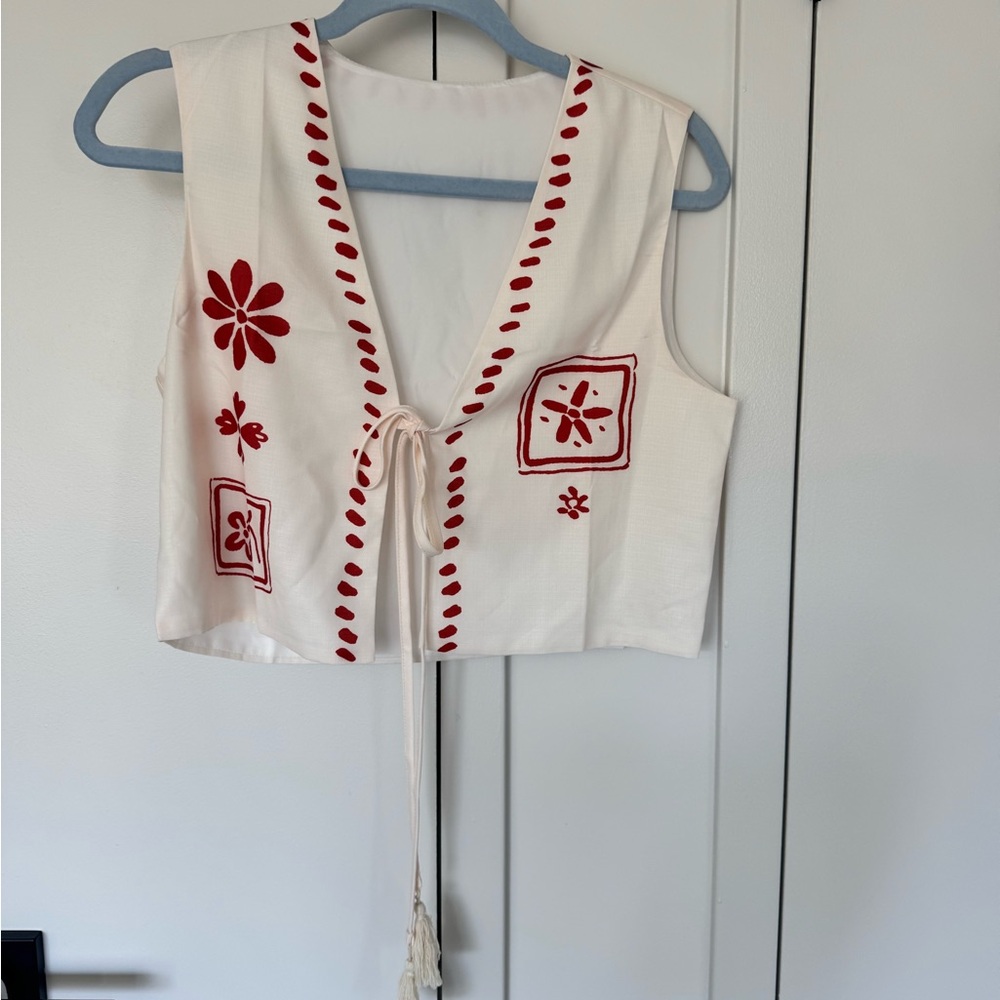 Commense Embroidered White and Dusty Red Women's Crop
